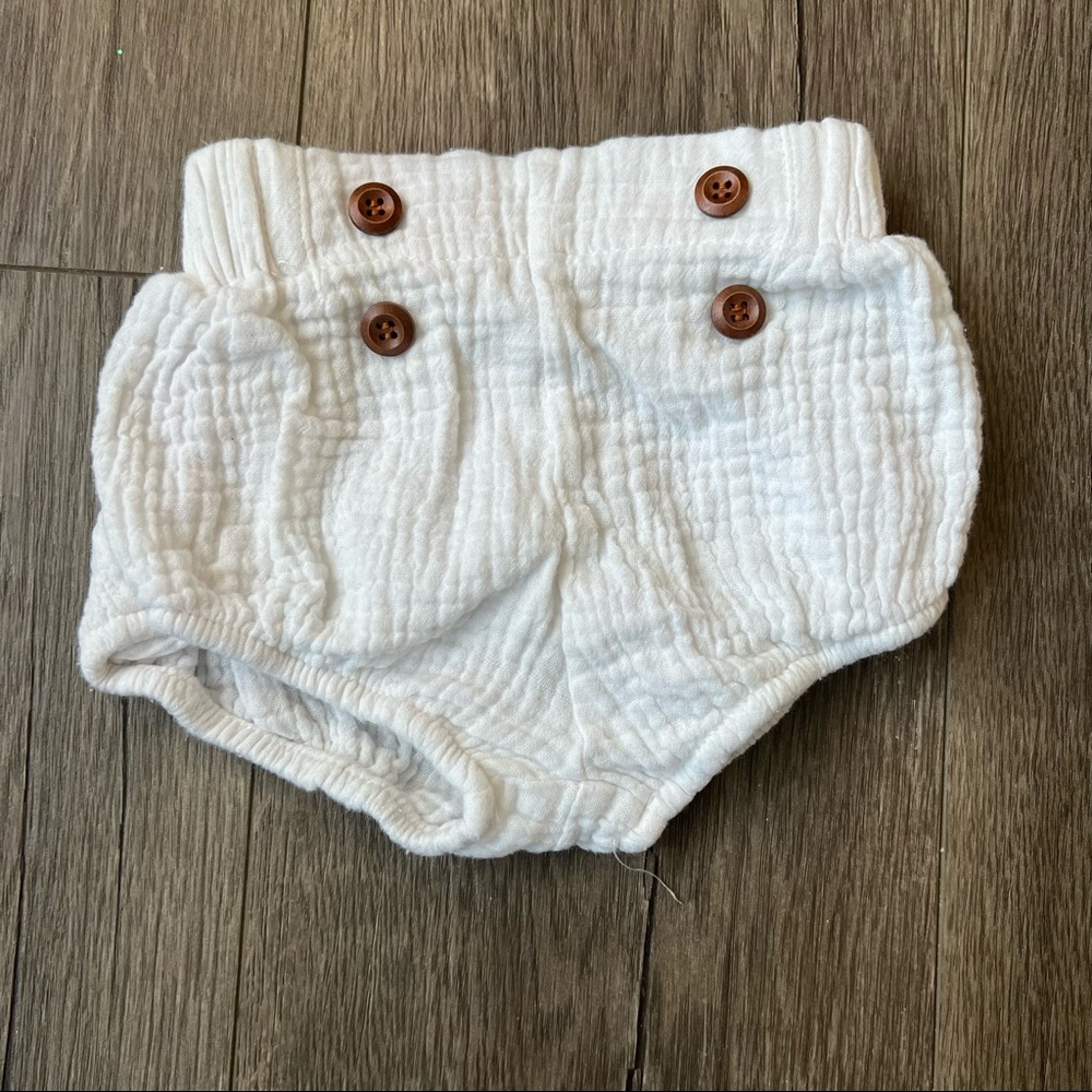 White Bloomers